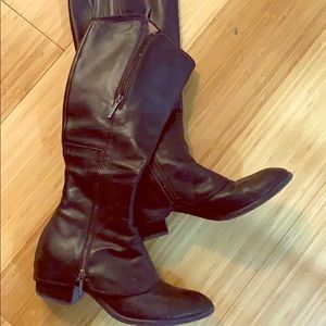 Donald J Pliner boots